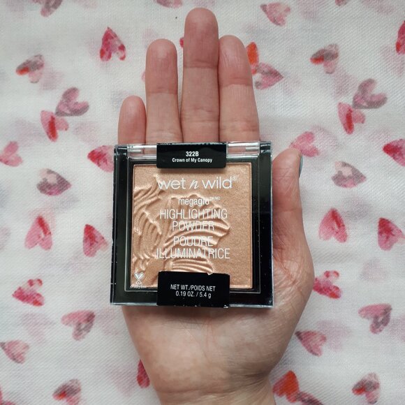 2/$15 Wet n Wild Megaglo Highlighting Powder in Crown of My Canopy - Picture 5 of 9